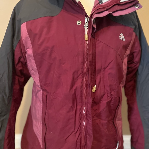 NIKE ACG Maroon Thermal Layer Jacket size youth medium - Picture 7 of 12